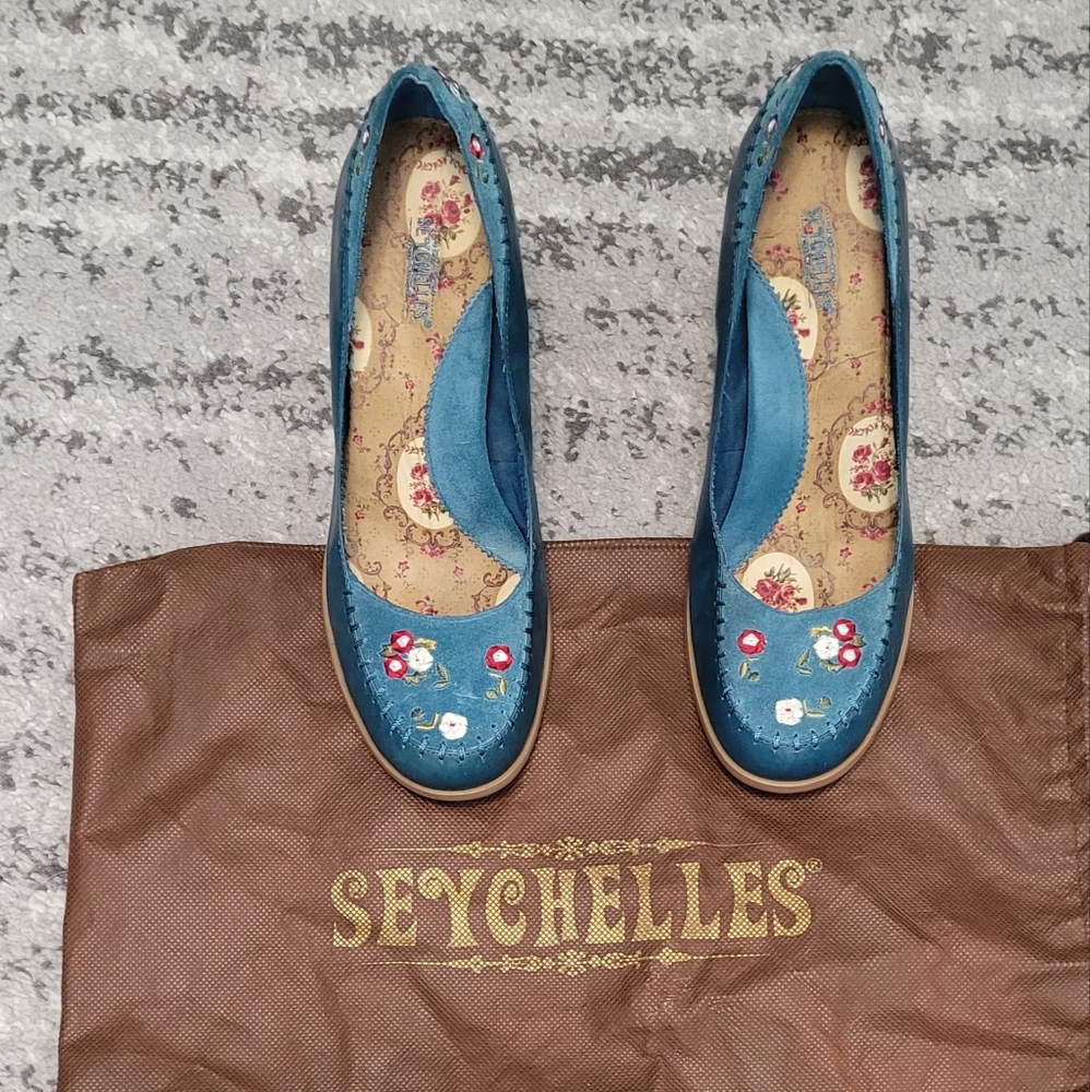 Seychelles Turquoise Leather & Suede Pumps with Embroidery